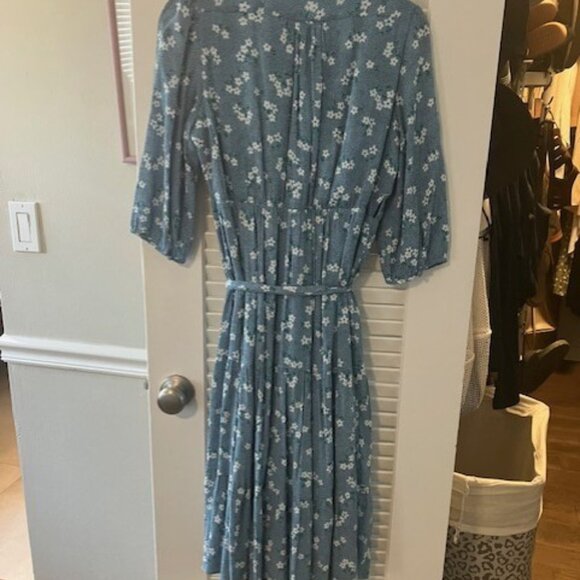 Boden Aurora Midi Wrap Dress Heron Blue Daisy Floral Size 6 P Kate Middleton - Picture 4 of 7